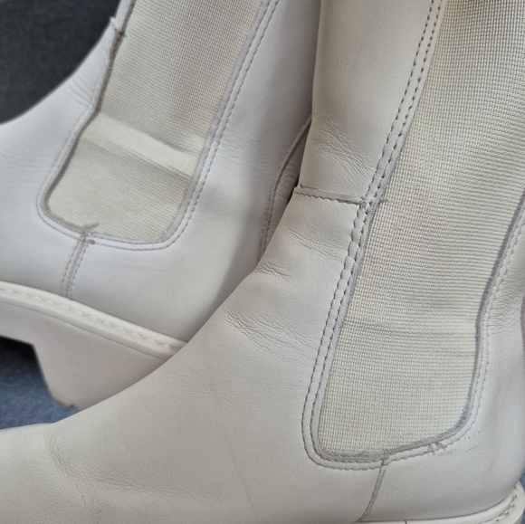 Steve Madden Women's Yairy Leather Lug Sole Chelsea Boots in Bone - Size 6.5 - Picture 15 of 16